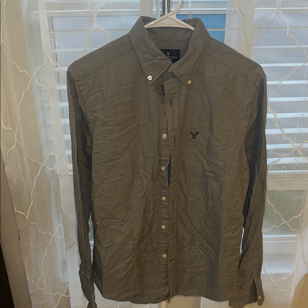 American Eagle Outfitters Gray Casual Button Down Shirt
